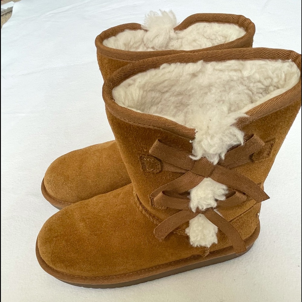 Beautiful koolaburra by UGG